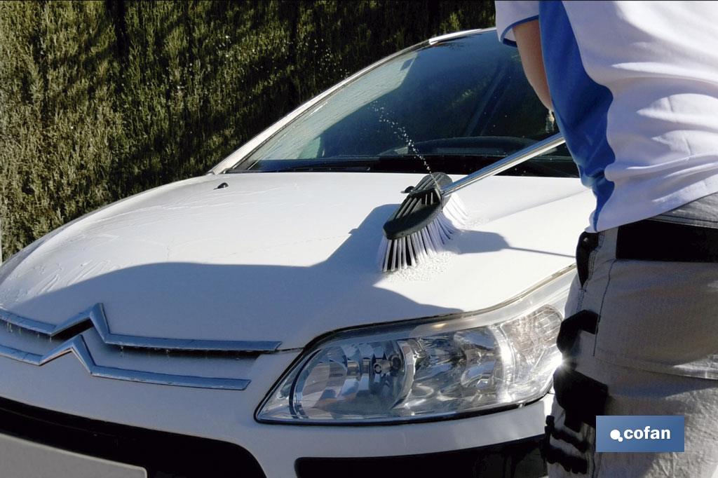 Cepillo para lavar coches profesional | Con canal de agua | Fabricado en PVC - Cofan