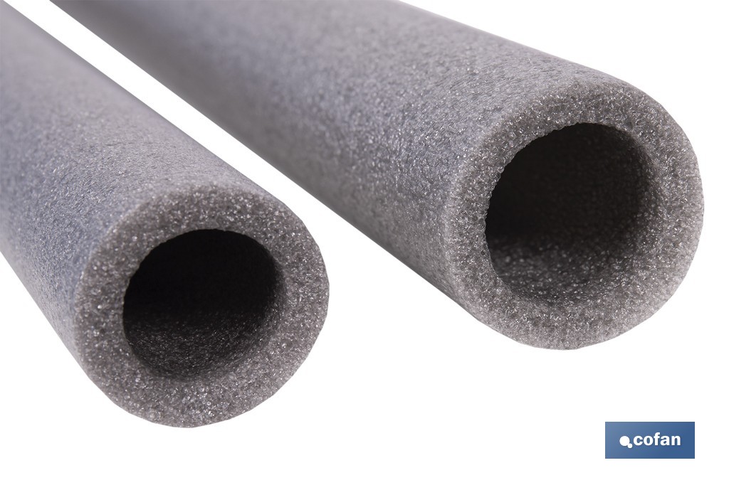 Coquillas aislantes para tuberías | Material: polietileno expandido | Color: gris | Protección térmica y anticorrosión | Disponible en diferentes diámetros y longitudes - Cofan