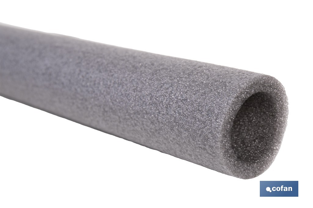 Coquillas aislantes para tuberías | Material: polietileno expandido | Color: gris | Protección térmica y anticorrosión | Disponible en diferentes diámetros y longitudes - Cofan