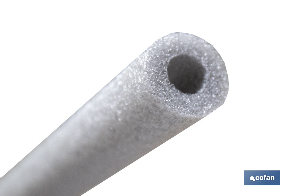 Coquillas aislantes para tuberías | Material: polietileno expandido | Color: gris | Protección térmica y anticorrosión | Disponible en diferentes diámetros y longitudes - Cofan