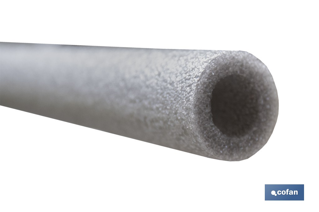 Coquillas aislantes para tuberías | Material: polietileno expandido | Color: gris | Protección térmica y anticorrosión | Disponible en diferentes diámetros y longitudes - Cofan