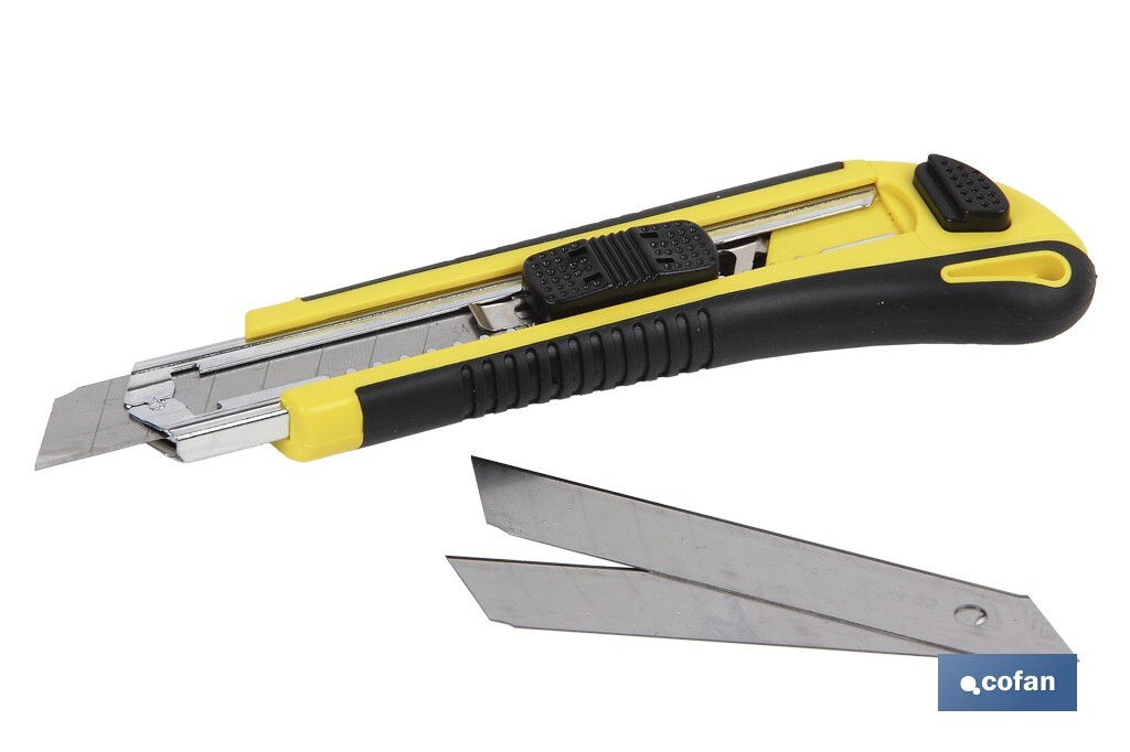 Utility knife with interchangeable blades | Includes spare blades | Blade size: 18mm - Cofan