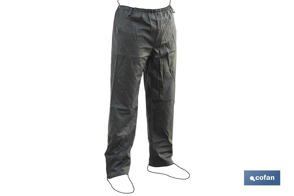 Pantaloni antipioggia | Colore: verde | Realizzati in PU e PVC | Resistenti, elastici e comodi - Cofan