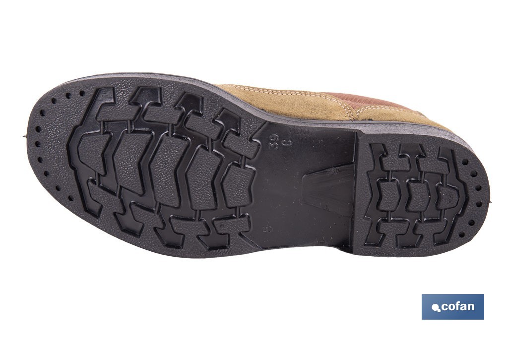 Zapatilla trekking Piornal | Piel de serraje y suela de caucho antideslizante | Disponible desde la talla 38 hasta la 46 - Cofan