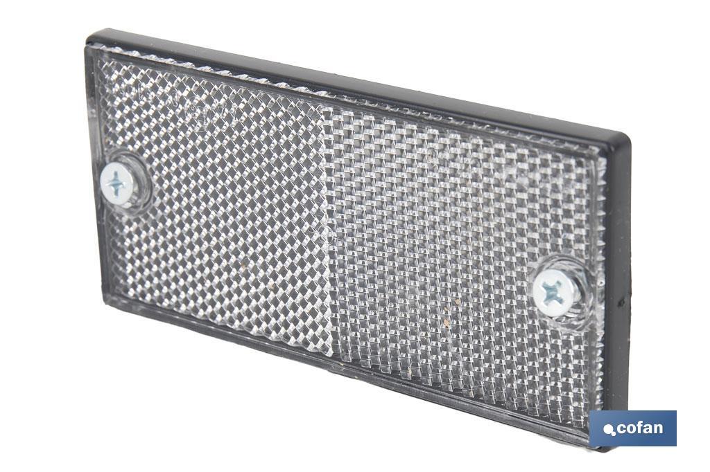 Catadióptrico rectangular con tornillos para fijar a vehículos | Producto homologado | Medidas: 106 x 50 mm | Disponible en 3 colores - Cofan