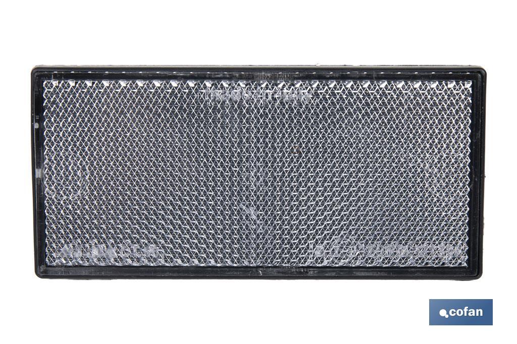 Catadióptrico rectangular con adhesivo para poner en vehículos | Medidas: 106 x 50 mm | Disponible en 3 colores - Cofan