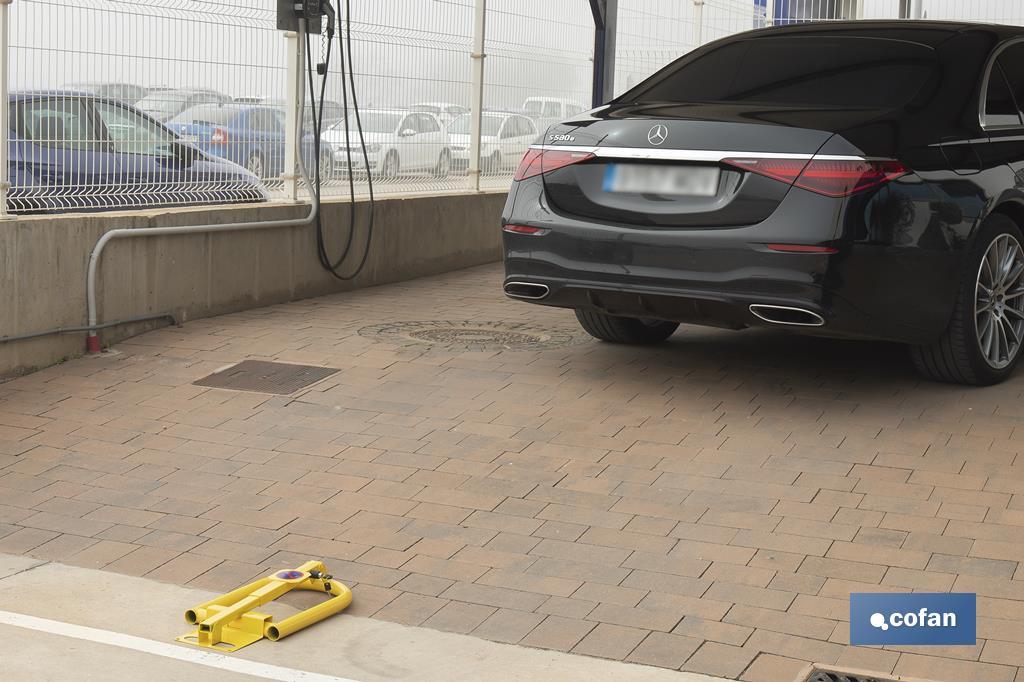 Barrière de blocage pour parking avec serrure intégrée | Barrière de parking de couleur jaune - Cofan