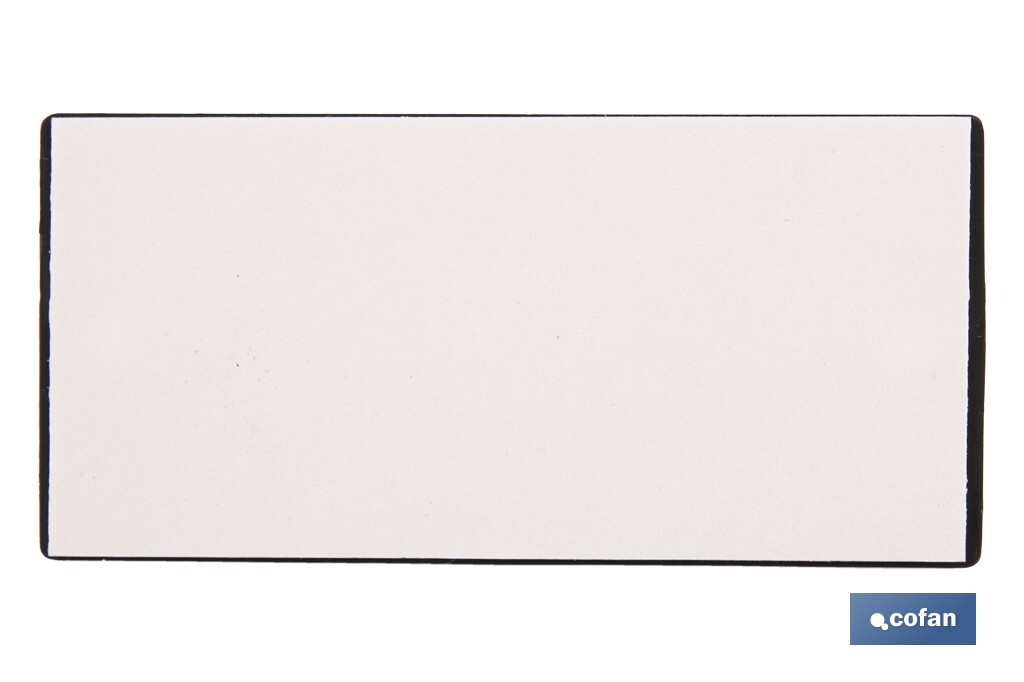 Rectangular reflector with 2 holes and adhesive backing | Screws not included | Approved product | Available in 3 different colours | Size: 106 x 50 mm - Cofan