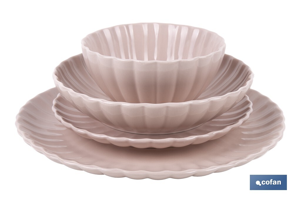 Vajilla de porcelana esmaltada en color rosa nude con diseño en relieve | Set de 16 piezas | Apta para lavavajillas, microondas y horno - Cofan