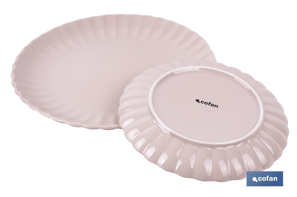 Vajilla de porcelana esmaltada en color rosa nude con diseño en relieve | Set de 16 piezas | Apta para lavavajillas, microondas y horno - Cofan