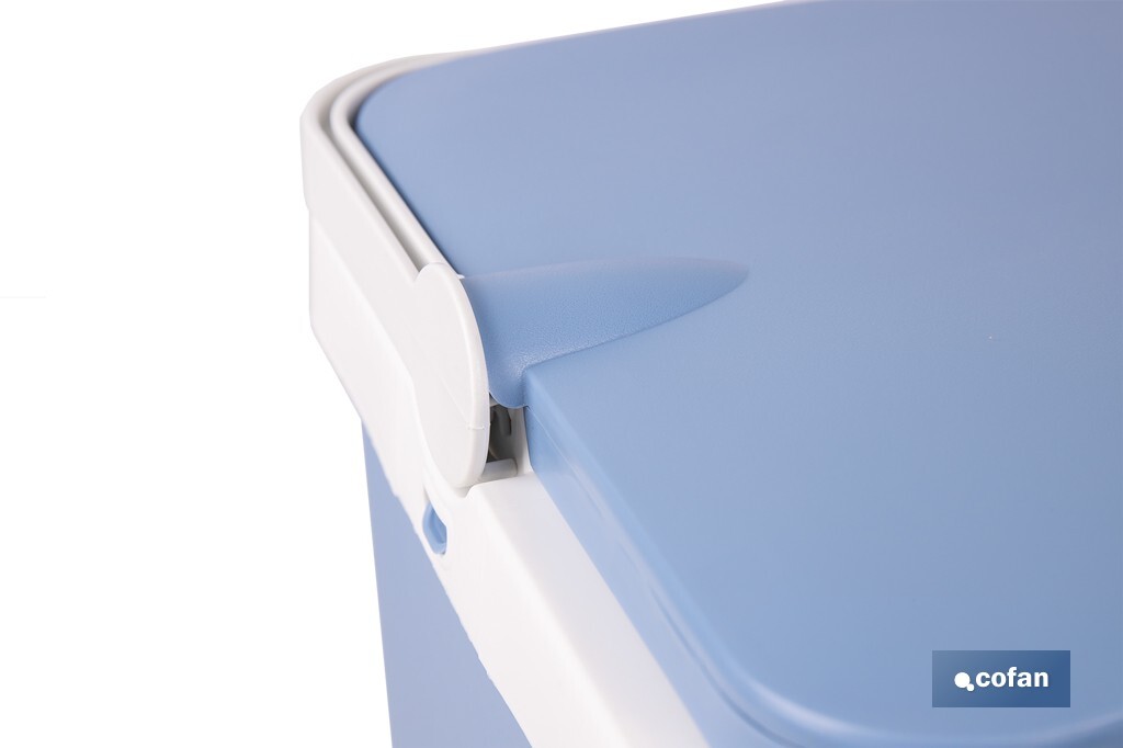 Nevera rígida de 24 litros | Color: azul claro | Material: polipropileno - Cofan