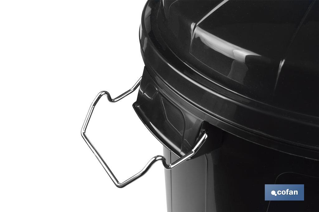 Poubelle avec couvercle et poignées métalliques | Capacité : 100 litres | Matériau : polypropylène | Couleur : noir - Cofan
