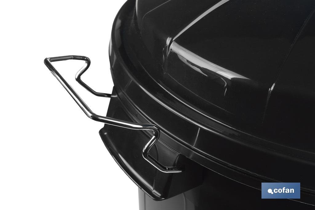 Poubelle avec couvercle et poignées métalliques | Capacité : 100 litres | Matériau : polypropylène | Couleur : noir - Cofan