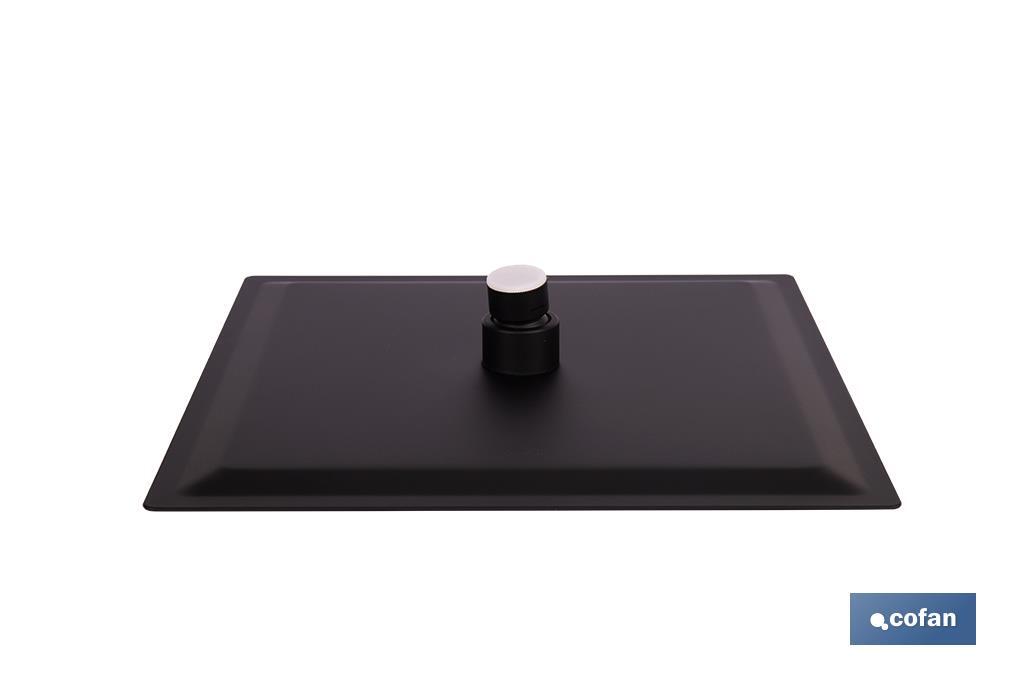 Cabezal de ducha cuadrado orientable | Diseño extrafino | Tecnología antical | Medidas: 24,5 x 24,5 cm | Disponible en acabado negro mate y en acero inoxidable - Cofan