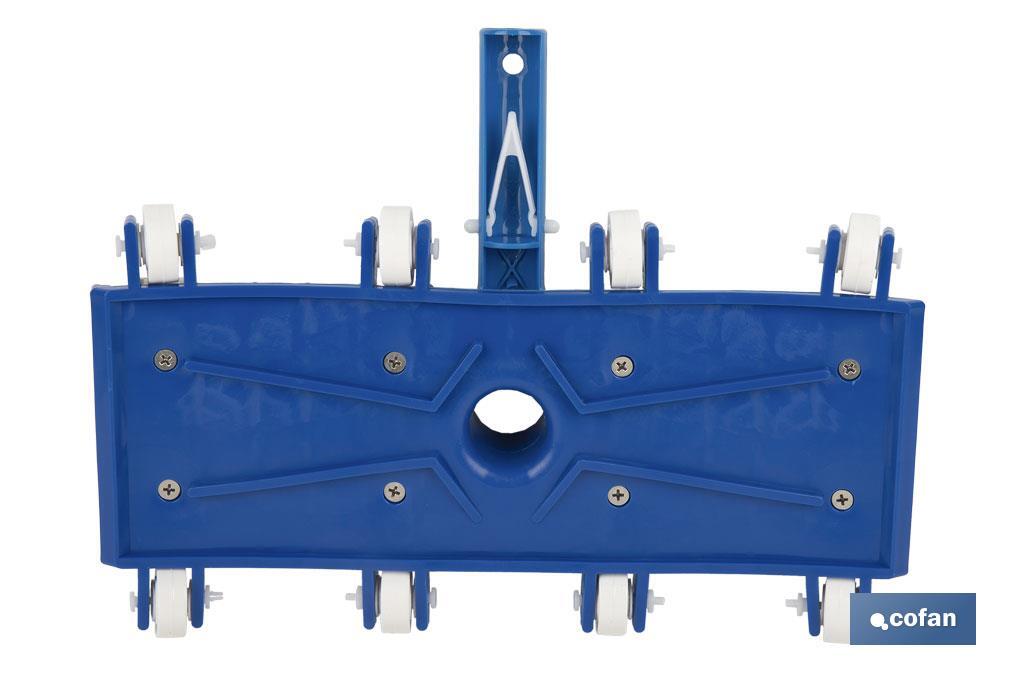 Limpiafondos Flexible para Piscinas con 8 Ruedas | Medidas de 33 x 18 cm y Mango de Ø 2,8 cm - Cofan