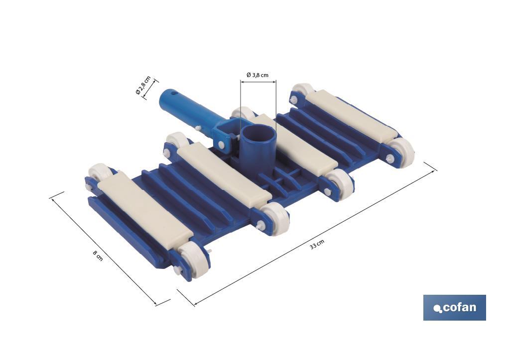 Limpiafondos Flexible para Piscinas con 8 Ruedas | Medidas de 33 x 18 cm y Mango de Ø 2,8 cm - Cofan