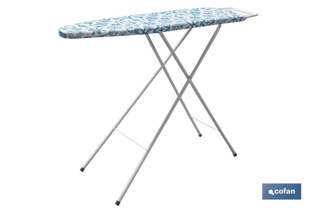 Tabla de planchar | 3 posiciones regulables | Compacta y ajustable | Patas antideslizantes | Medidas: 110 x 32 cm - Cofan