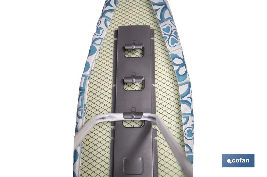 Tabla de planchar | 3 posiciones regulables | Compacta y ajustable | Patas antideslizantes | Medidas: 110 x 32 cm - Cofan