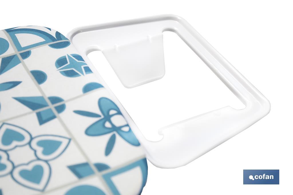 Tabla de planchar | 3 posiciones regulables | Compacta y ajustable | Patas antideslizantes | Medidas: 110 x 32 cm - Cofan