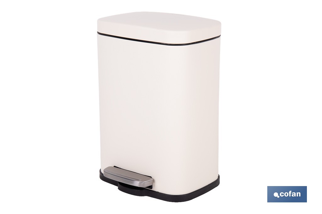 Cubo de basura beige con pedal y cubo interior | Papelera metálica para baño y cocina con cierre suave | Recubrimiento antihuellas | Disponible en diferentes capacidades - Cofan