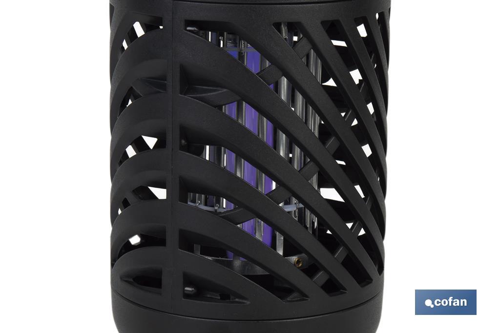 Lámpara LED antiinsectos | Potencia: 5 W | Descarga Eléctrica: 800-1000 V  | Área: 60 m² | Protégete contra los insectos - Cofan