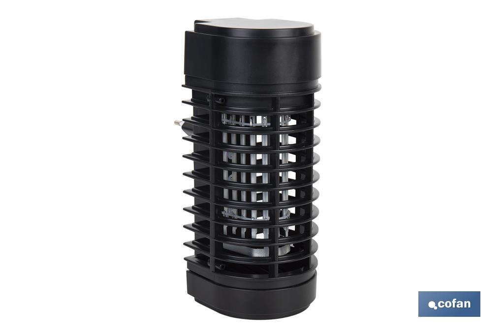 Lámpara LED antiinsectos con enchufe| Potencia: 3 W | Descarga Eléctrica: 1200 V | Área: 50 m² | Protégete contra los insectos - Cofan