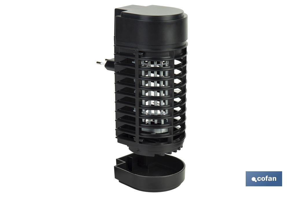 Lámpara LED antiinsectos con enchufe| Potencia: 3 W | Descarga Eléctrica: 1200 V | Área: 50 m² | Protégete contra los insectos - Cofan