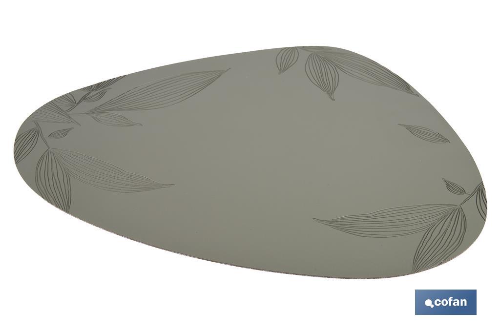 Sous-plat triangulaire | Design avec des motifs imprimés de feuilles | Packs de 6 sets de table individuels | Couleur : vert | Matériau : PVC | Dimensions : 45 x 36 cm - Cofan