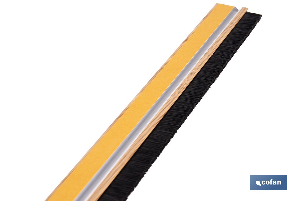 Burlete adhesivo de aluminio con cepillo | Longitud de 92 cm | Disponible en diferentes acabados - Cofan