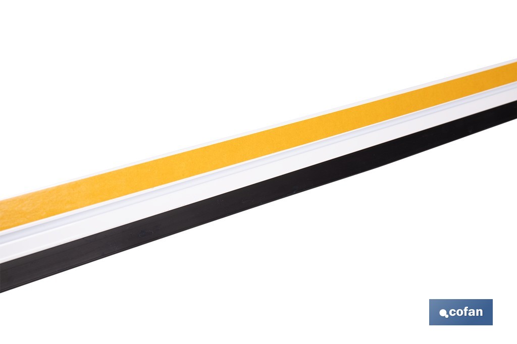 Burlete adhesivo de aluminio con labio de goma | Longitud de 105 cm | Disponible en diferentes acabados - Cofan