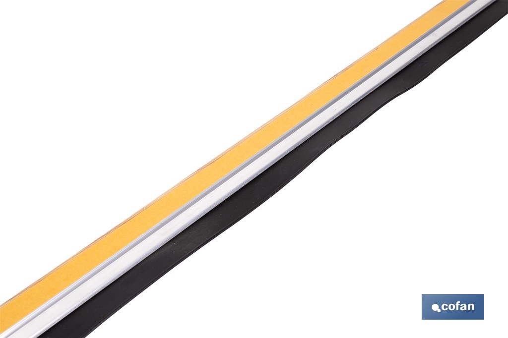Burlete adhesivo de aluminio con labio de goma | Longitud de 105 cm | Disponible en diferentes acabados - Cofan