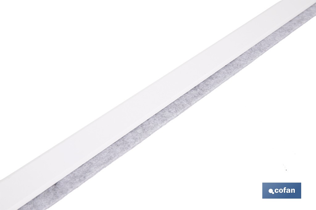 Burlete adhesivo de madera sostenible | Longitud de 91,5 cm | Disponible en diferentes acabados - Cofan