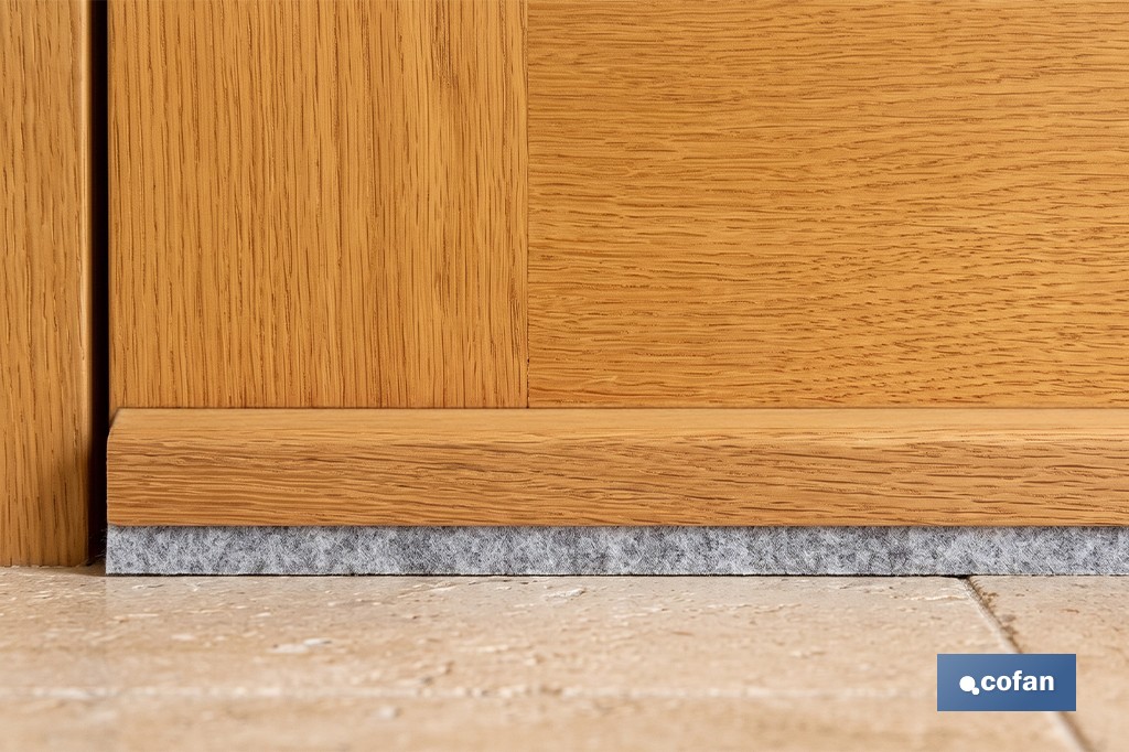 Burlete adhesivo de madera sostenible | Longitud de 91,5 cm | Disponible en diferentes acabados - Cofan