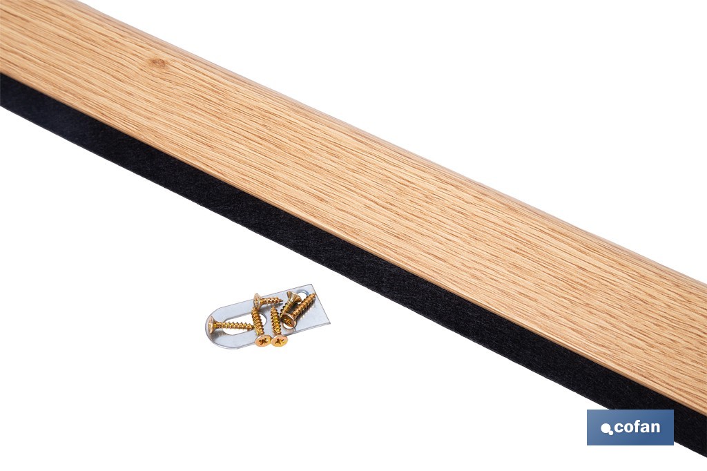 Burlete basculante de madera sostenible | Fijación mediante bisagra | Longitud de 91,5 cm | Disponible en diferentes acabados - Cofan