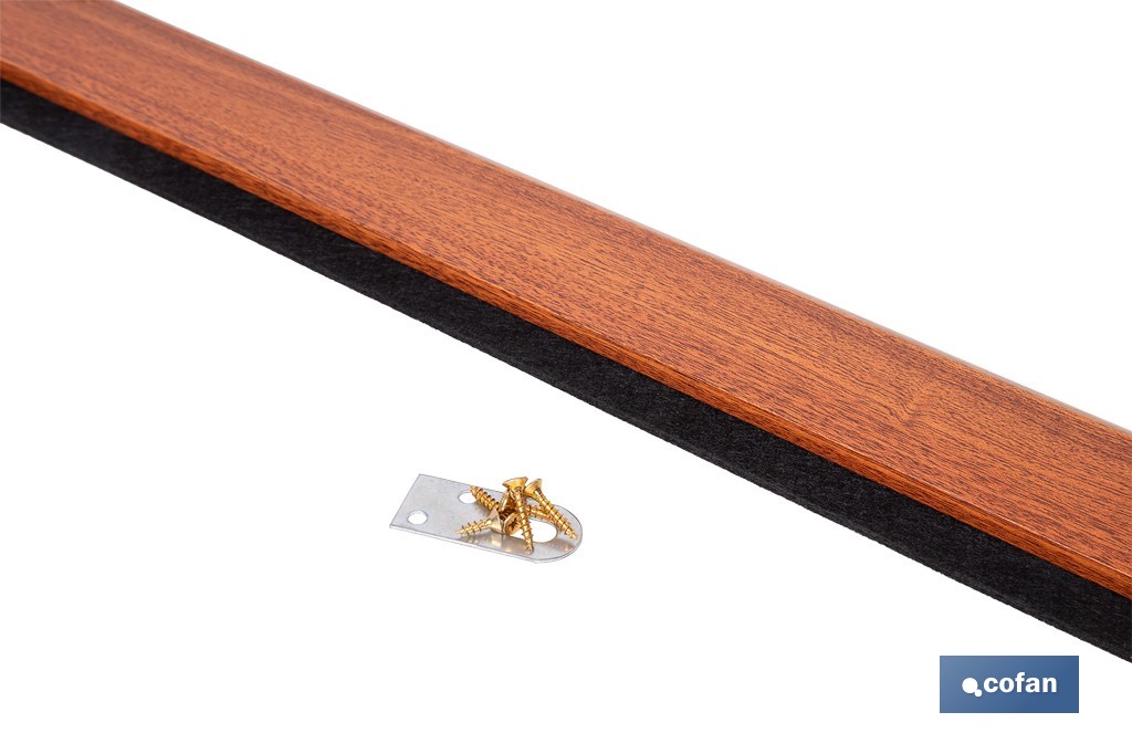 Burlete basculante de madera sostenible | Fijación mediante bisagra | Longitud de 91,5 cm | Disponible en diferentes acabados - Cofan
