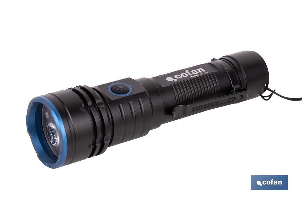 Linterna LED de alta potencia (2000 lm) y 150 m de alcance. 5 funciones y base magnética - Cofan