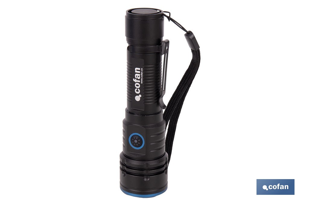Linterna LED de alta potencia (2000 lm) y 150 m de alcance. 5 funciones y base magnética - Cofan