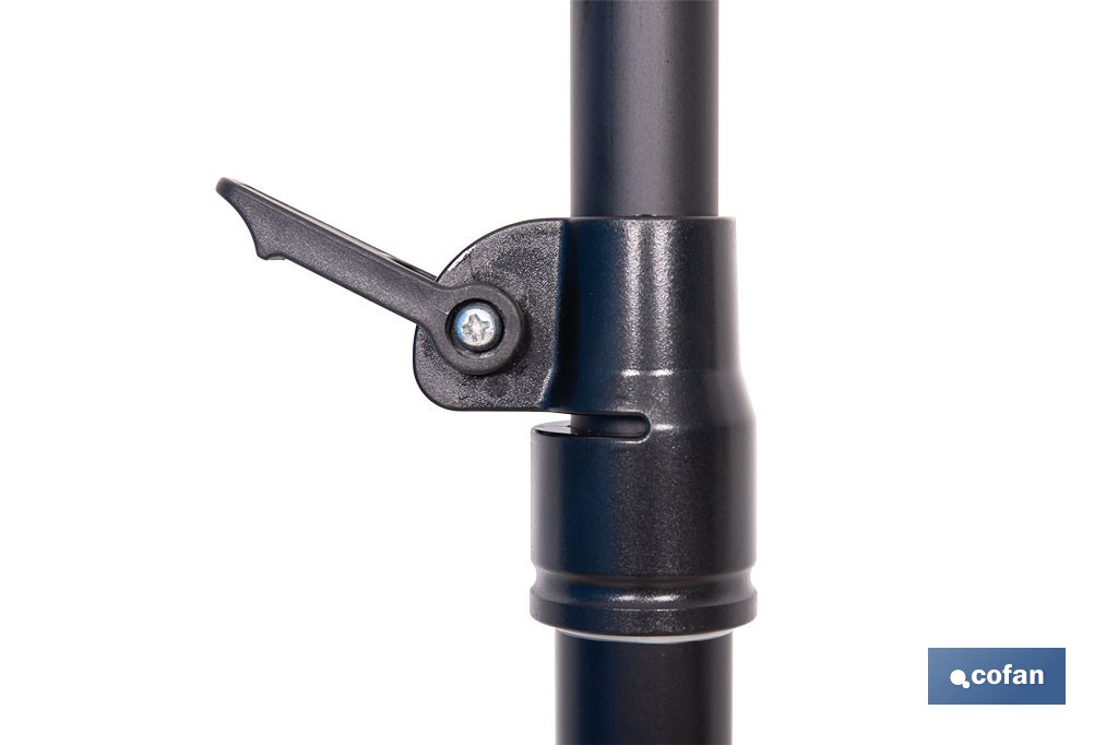 Pértiga extensible para tijeras de podar eléctricas | Ajustable desde 1,4 m hasta 2,07 m | Correa incluida y gatillo ergonómico - Cofan