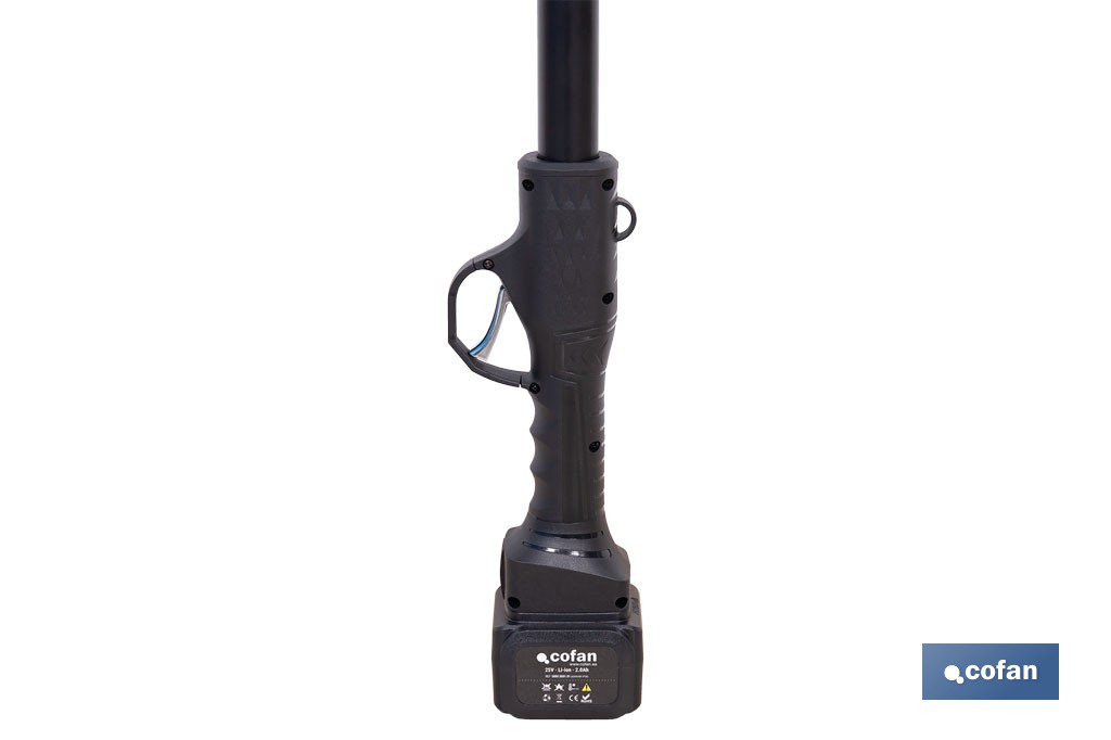 Set de tijeras de podar eléctricas 25 V con pértiga extensible 1,40-2,07 m | Incluye 2 baterías, maletín y accesorios - Cofan