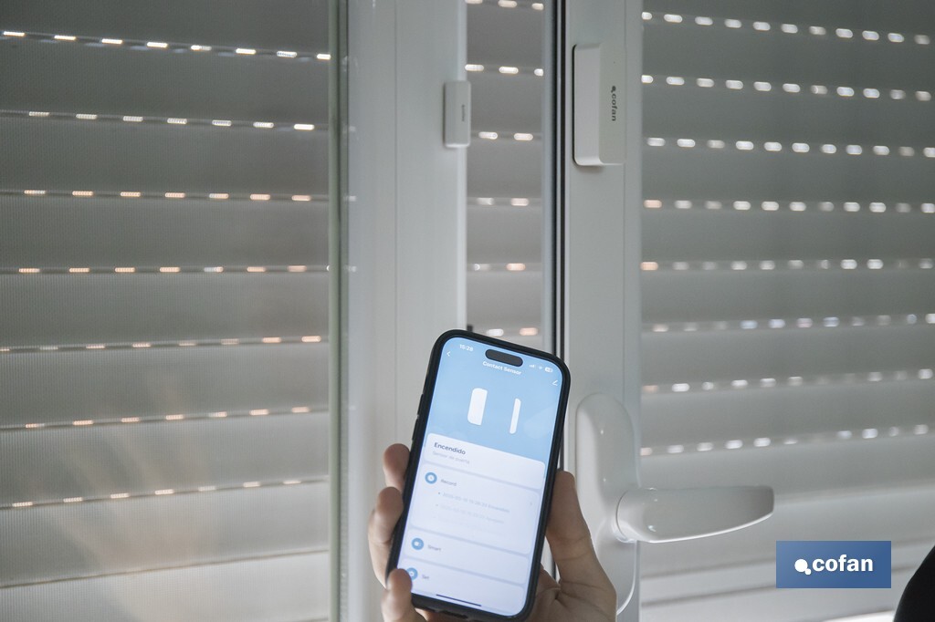 Sensor inteligente para puertas y ventanas | Conexión WiFi y Bluetooth | Funciona con aplicación Smart Life o Tuya | Compatible con Alexa y Google | Protección antirrobo - Cofan