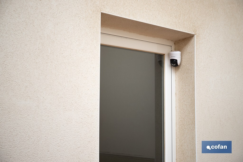 Cámara de seguridad inteligente con WiFi | Con control remoto, audio bidireccional y amplio ángulo de visión - Cofan