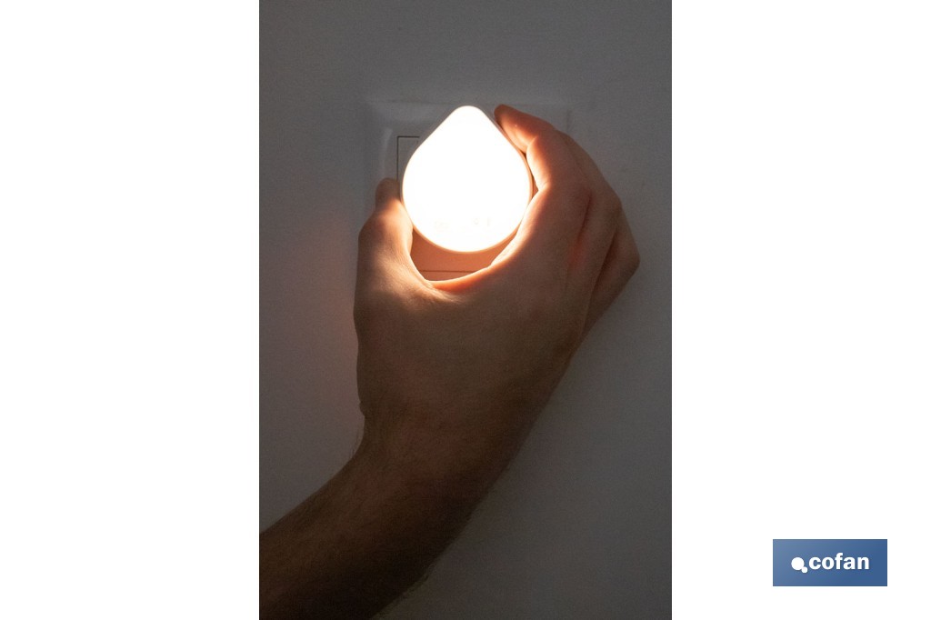 Lámpara LED quitamiedos con sensor de luz regulable. Luz nocturna infantil automática IP20 - Cofan