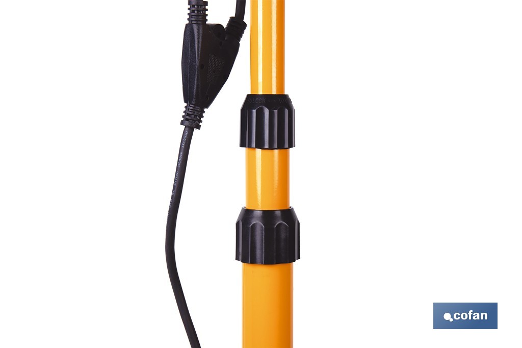 Trípode telescópico con 2 proyectores LED | Altura máxima 1,75 m, 50 W, 4500 lm, protección IP65 | Cable de 1,9 m con enchufe europeo - Cofan