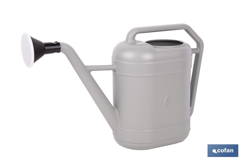 Regadera gris con cabezal desmontable de HDPE | Resistente, ligera 100 % reciclable con capacidad de 6 litros - Cofan