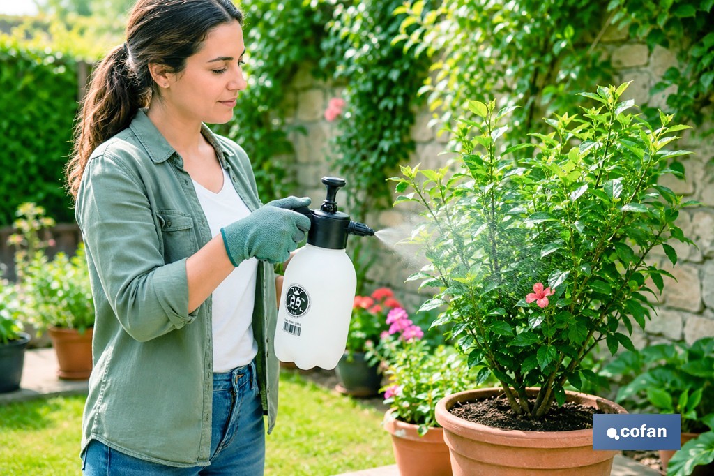 Pulverizador manual 2 litros para líquido y espuma | Uso agrícola y jardinería | Boquillas incluidas - Cofan