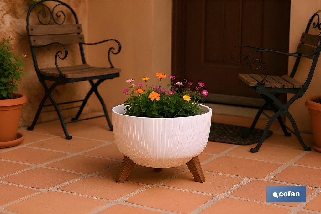 Decorative plant pots with detachable legs | Round ribbed plant pot | UV-resistance | Available in different colours and sizes  - Cofan