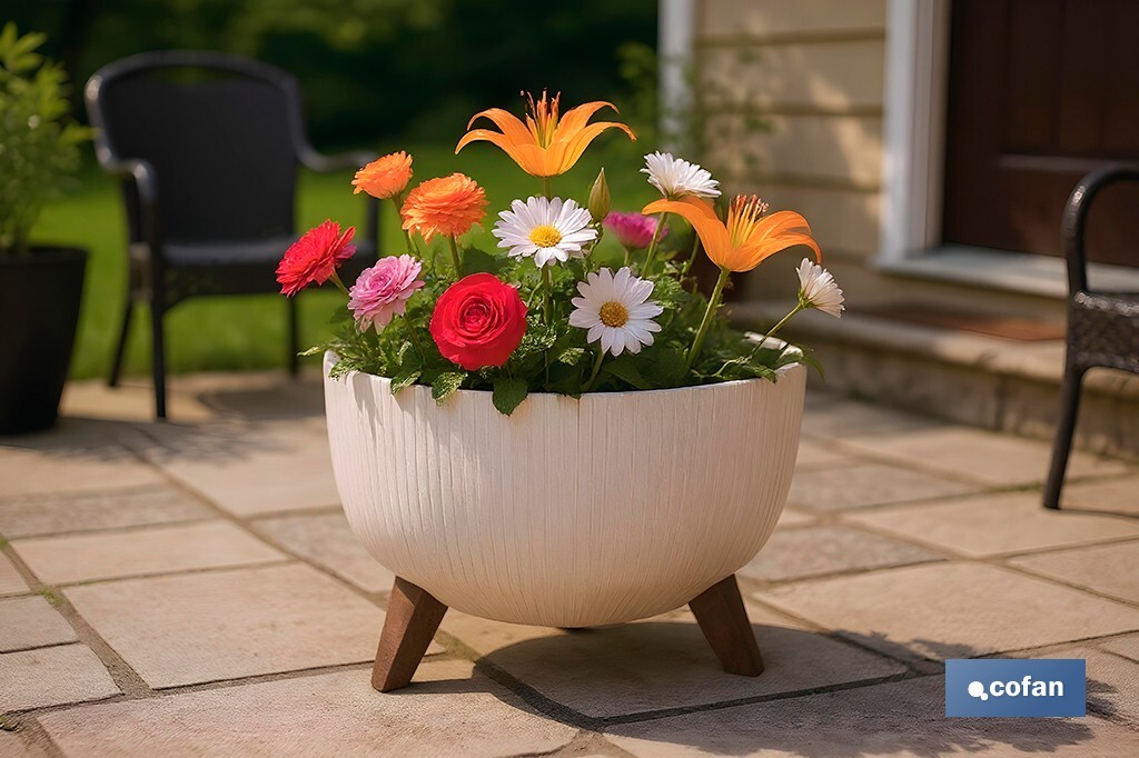 Decorative plant pots with detachable legs | Round ribbed plant pot | UV-resistance | Available in different colours and sizes  - Cofan
