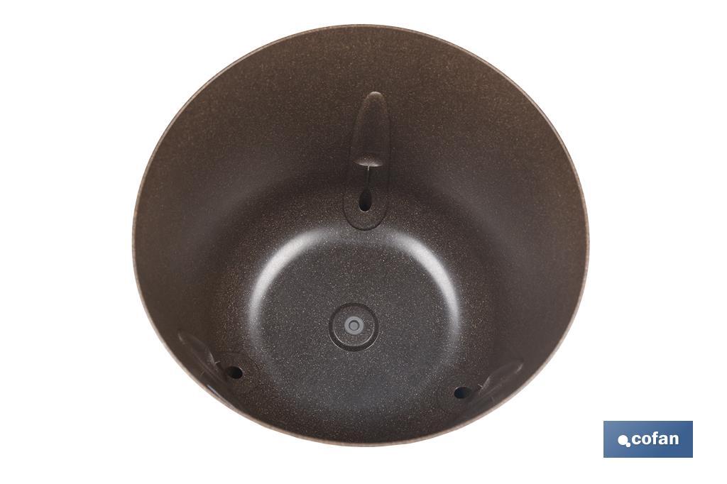Decorative plant pots with legs | Drain plug included | Available in coffee and cream colours | Different sizes and capacities - Cofan