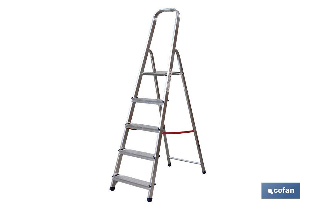 Scala di alluminio per uso domestico da 2 a 8 gradini | Dimensioni: da 0,41 a 2,41 metri di altezza | Normativa EN 131 - Cofan