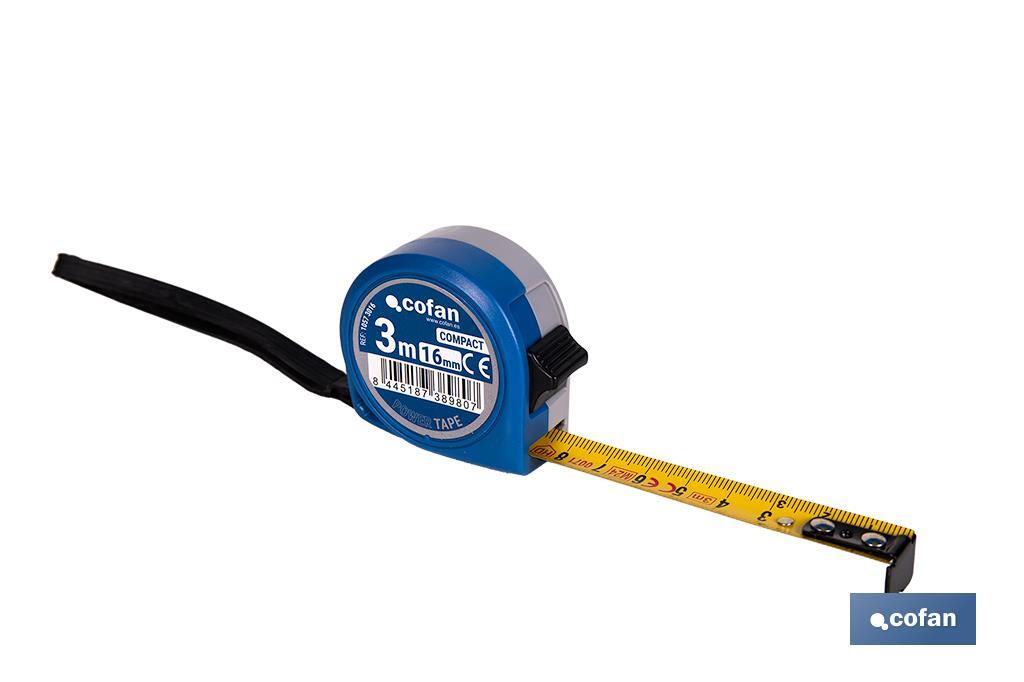 Flexómetro estándar | Carcasa resistente de ABS | Botón de bloqueo | Gancho no magnético | Funda antichoque | Disponible con cinta de 3, 5 y 8 metros de longitud - Cofan